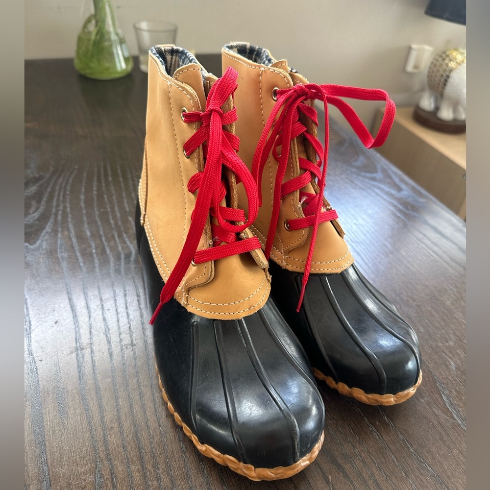 Women’s Real Sporto Duck Boots Fall Shoes Waterproof Size 9